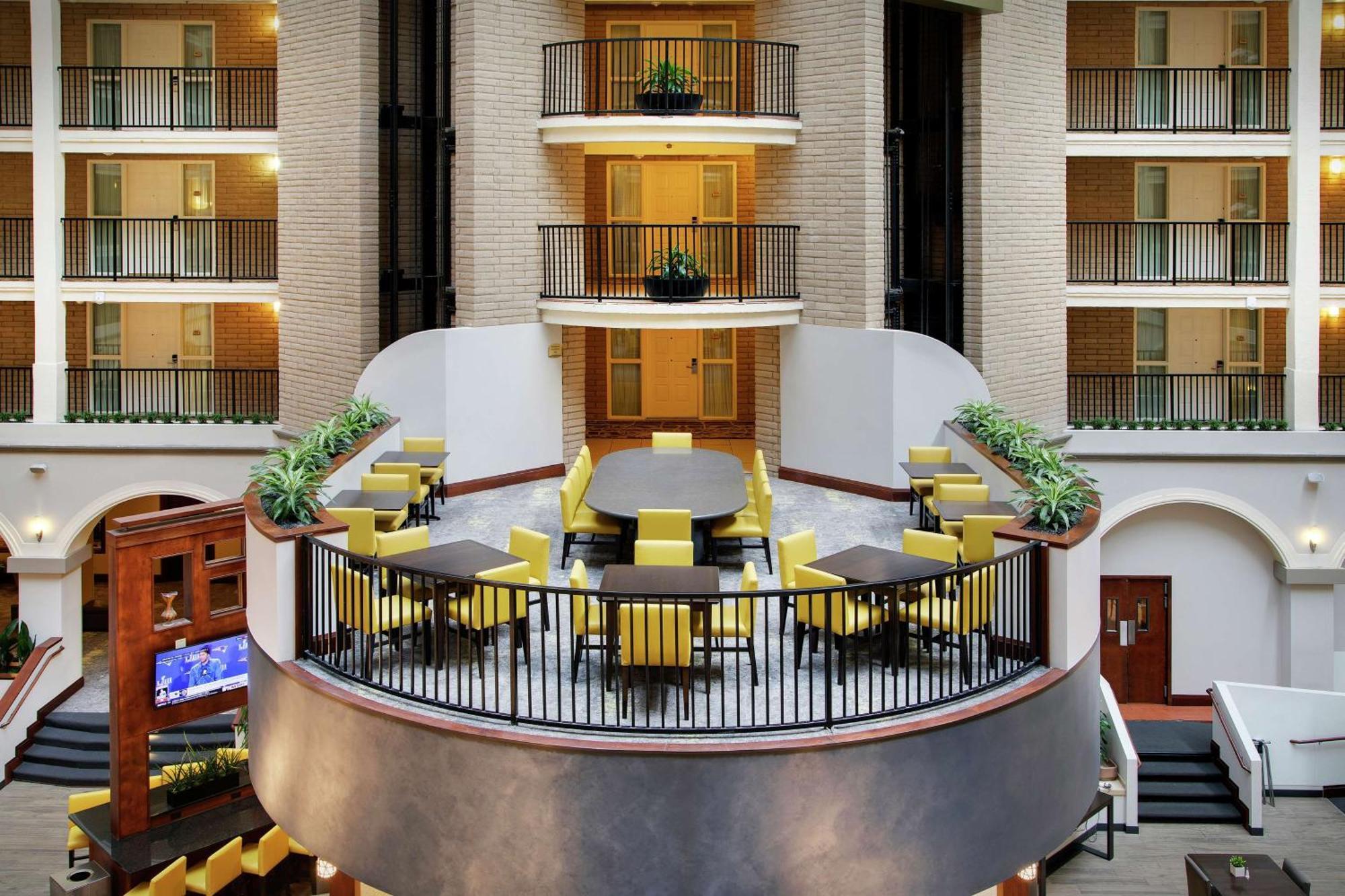 Embassy Suites Dallas - Park Central Area Exterior foto
